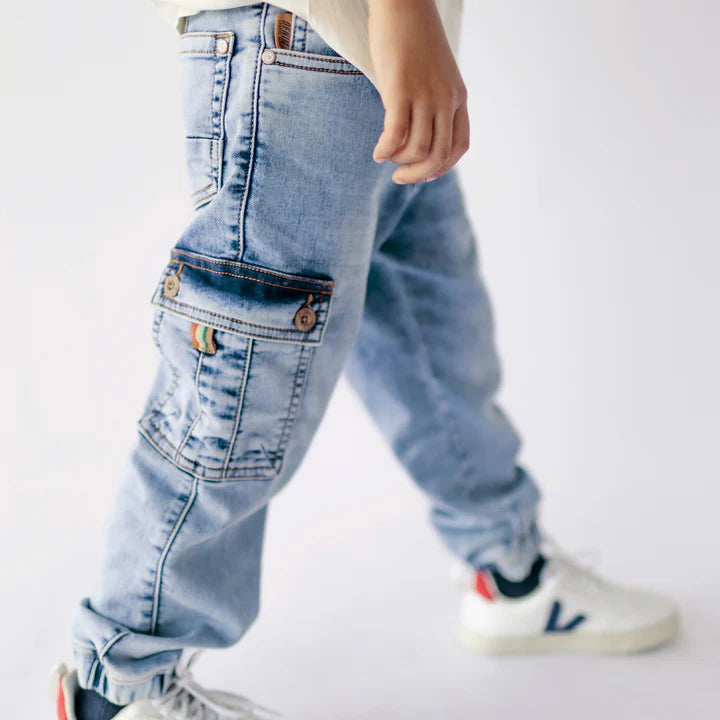 REGULAR-FIT PANTS WITH CARGO POCKETS IN LIGHT BLUE STRETCH DENIM, CHILD