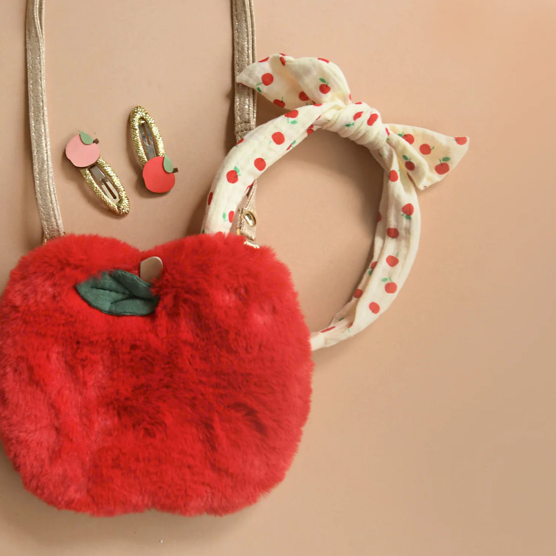 Rosy Apple Clips