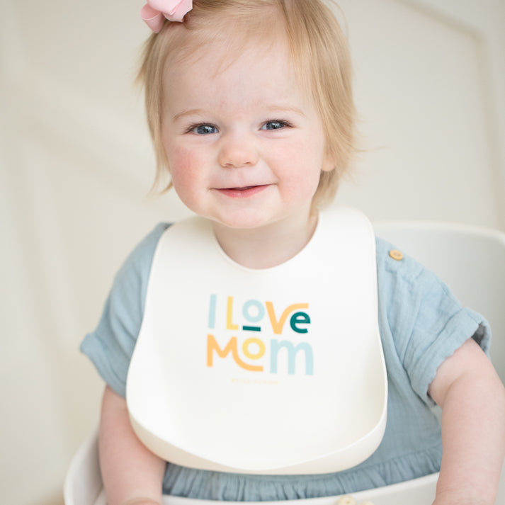 I Love Mom Wonder Bib