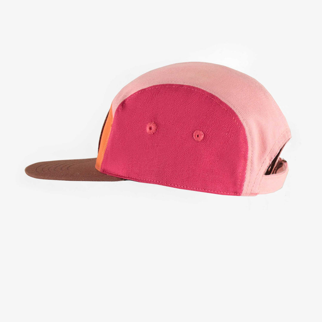 PINK COLOR CAP WITH A RIGHT PADDLE, CHILD